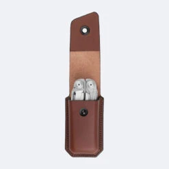 Étui Cuir Tanné Végétal Taille Moyenne - AINSWORTH Pour Pince LEATHERMAN -Pêche Fournitures Magasin etui cuir tanne vegetal taille moyenne ainsworth pour pince leatherman 2